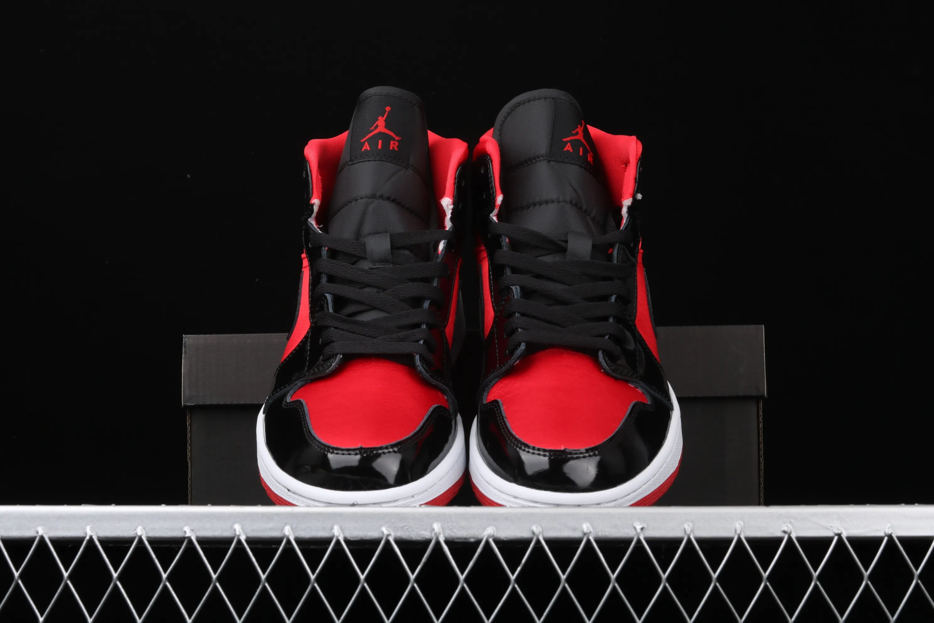 All categories Air Jordan Jordan series basketball shoes Air Jordan 1 Mid Air Jordan 1 Mid WMNS AJ1 Joe 1 black red patent leather silk BQ6472-600